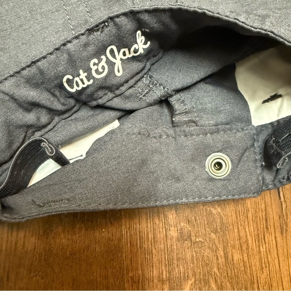 Cat & Jack Charcoal Grey Shorts 12 months perfect condition - Picture 4 of 5